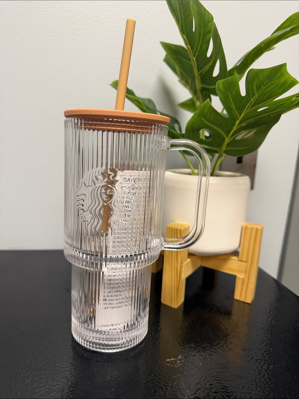 Starbucks Fall 2026 Ribbed Glass Tumbler with Handle (Tan Lid + Straw)